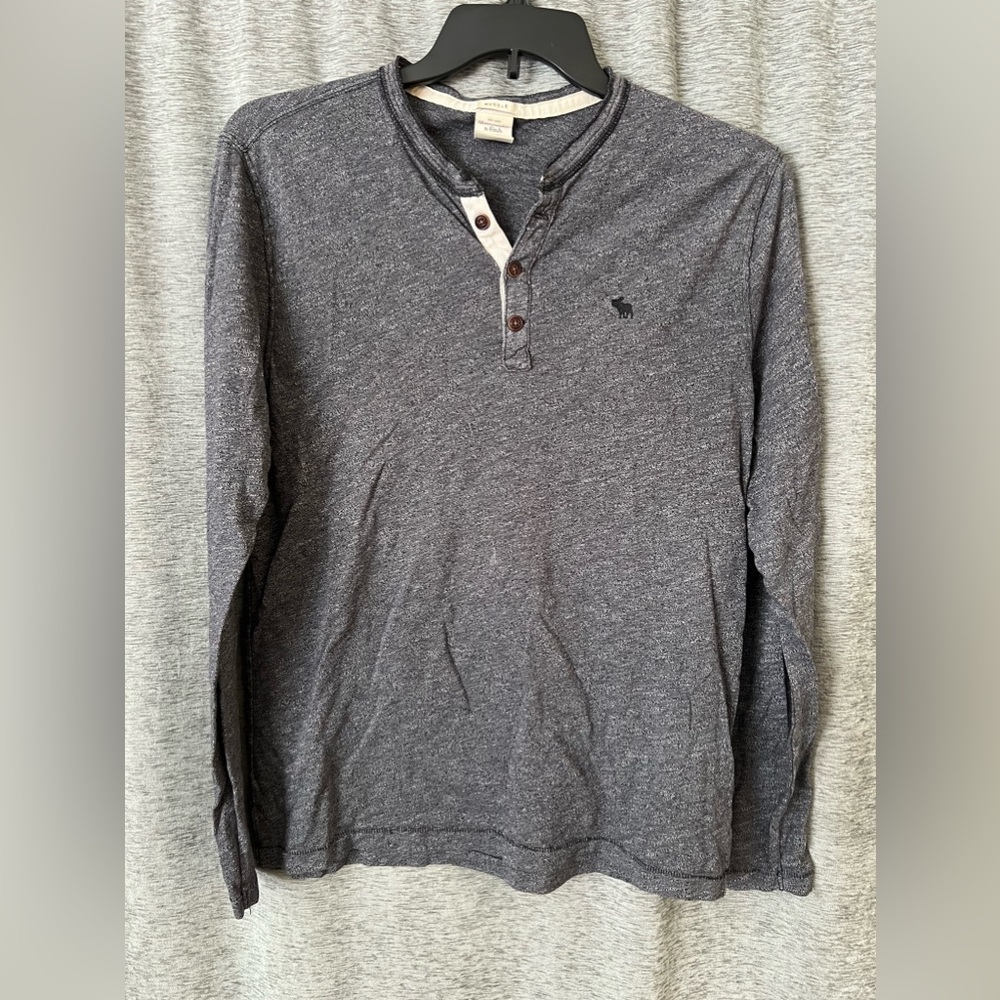 Abercrombie & Fitch Grey “Muscle” Quartered Button Long Sleeve